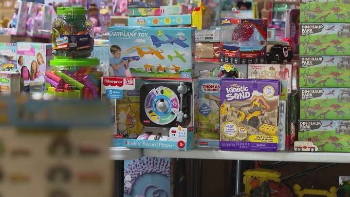 KENS 5 journalists, John Jay High School students team up to help sort Angel Tree gifts