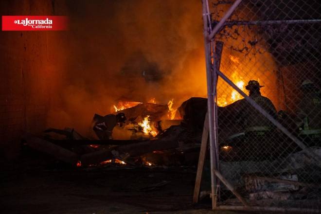 Adolescente y su bisabuela mueren en incendio en Granjas Familiares