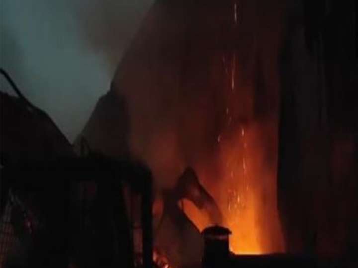 MP: Fire breaks out at clothing shop in Jabalpur’s Badi area