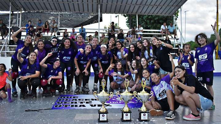 Impsa: el club de barrio que habla adentro de una pista de hockey sobre patines