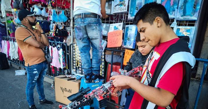 Santa Claus no regalará pistolas en navidad, van por la prohibición de juguetes bélicos en CDMX