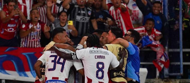 Enamorado enloqueció al Tolima: marcó doblete y Junior, a un paso de la undécima
