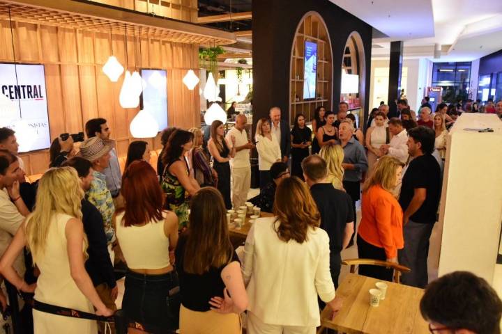 Revista Central reunió a los personajes del año en el Paseo Aldrey