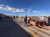 Campesinos mantienen bloqueo intermitente en la carretera Chihuahua–Aldama contra la nueva Ley de Aguas