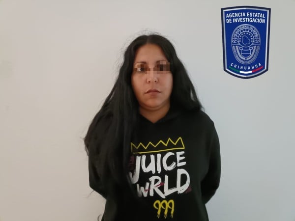 Detienen a mujer por desobediencia y resistencia