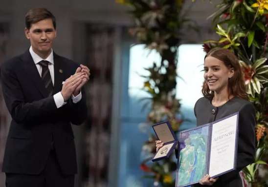 La hija de María Corina Machado recibe el Nobel de Paz en su nombre