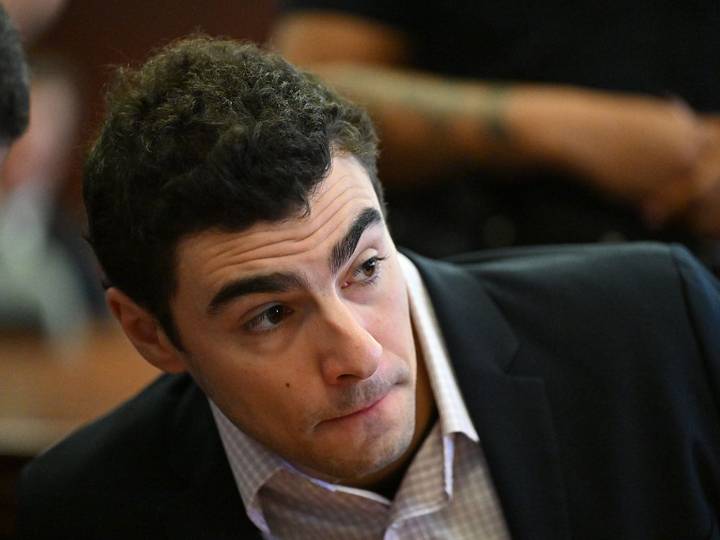 Mangione's lawyers seek to have evidence tossed from murder trial