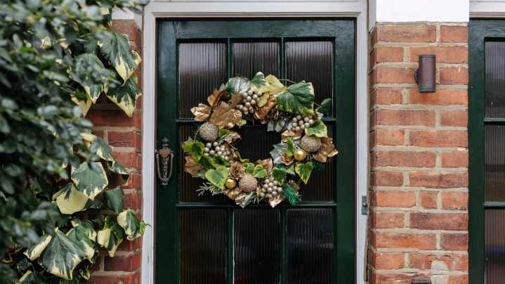 Add A Touch Of Winter Magic To Your Front Door With Martha Stewart's Gorgeous Decor DIY