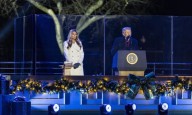 Trump y la primera dama encienden el árbol navideño de la Casa Blanca