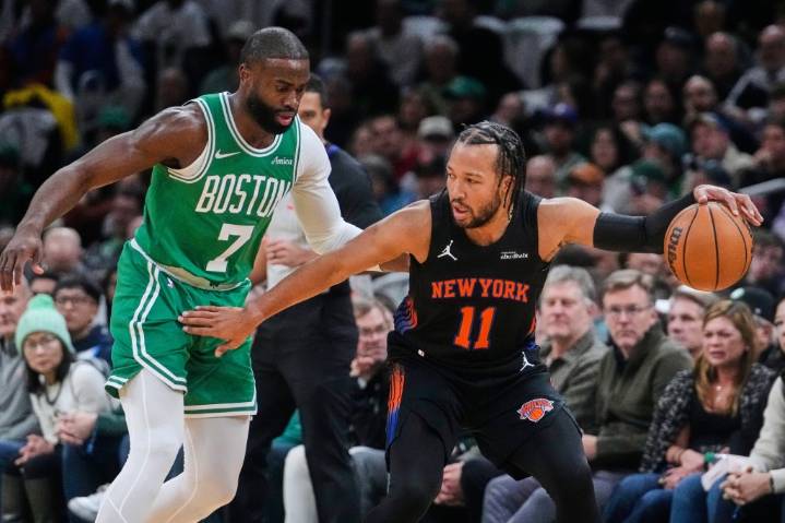 Knicks blow 14-point lead in loss to Celtics