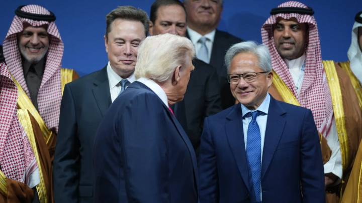 Trump allows Nvidia to sell H200 AI chips to China