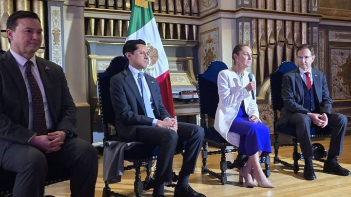 Presidenta Sheinbaum se reunió con miembros de la comunidad mexicana en EE.UU.