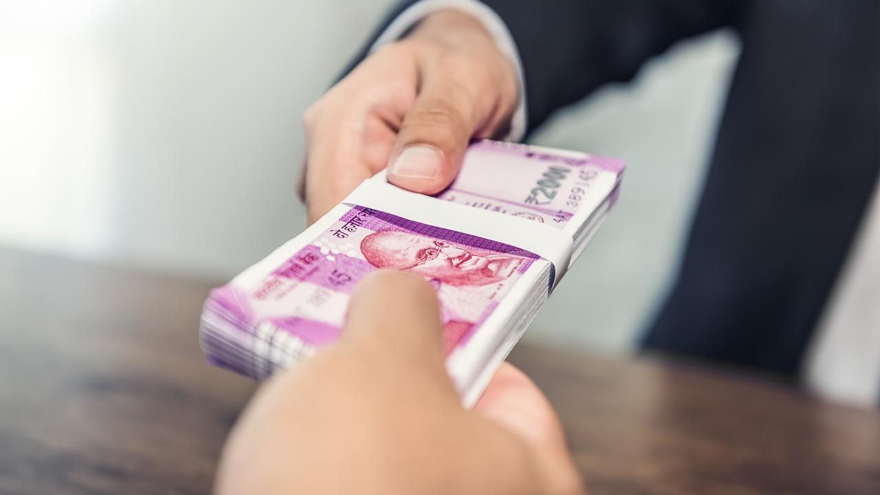 Mahavitaran repays Rs 12,800 crore loan in one go ahead of schedule