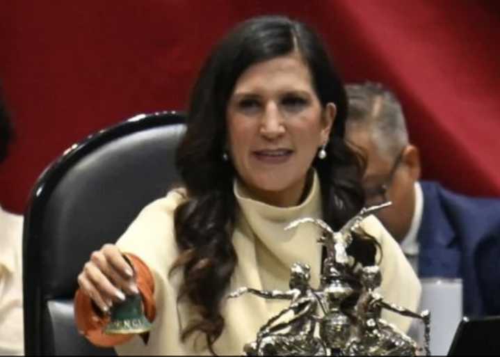 Inseguridad "no es un tema de partidos": esto dijo Kenia López sobre coche bomba en Michoacán