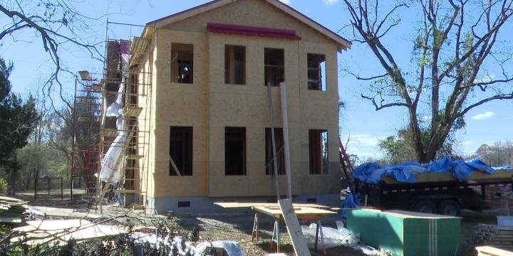 Family restores historic David Green House in Jones County
