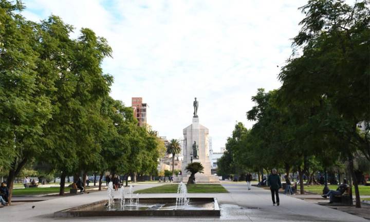 Se espera un viernes caluroso y nublado