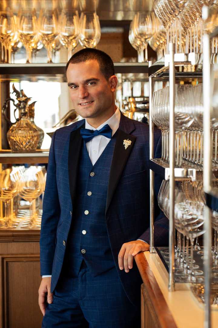 Víctor González, el nieto de exiliados republicanos que dirige la bodega más codiciada de Francia