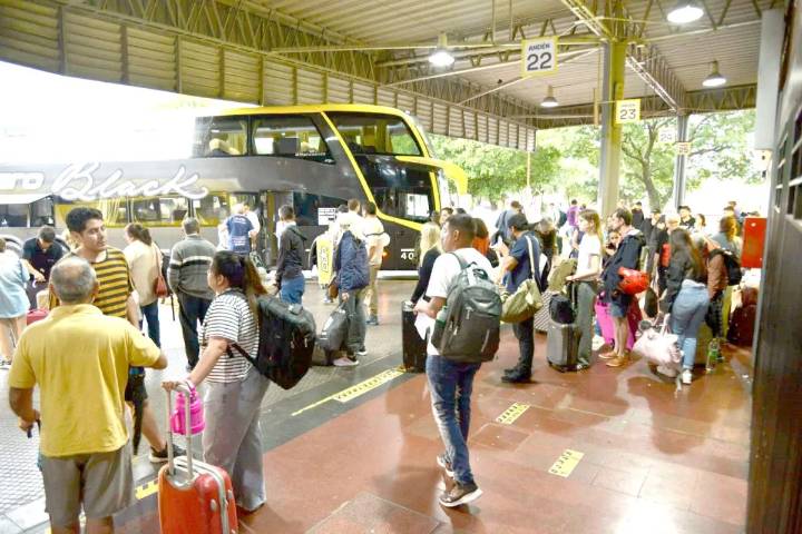 Aeropuertos y terminales registran el intenso movimiento de fin de año