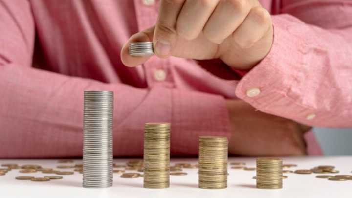 Trabajadores de NY piden que el salario mínimo de los camareros suba a 30 dólares