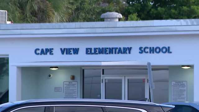 Parents against closing Cape View Elementary in Cape Canaveral