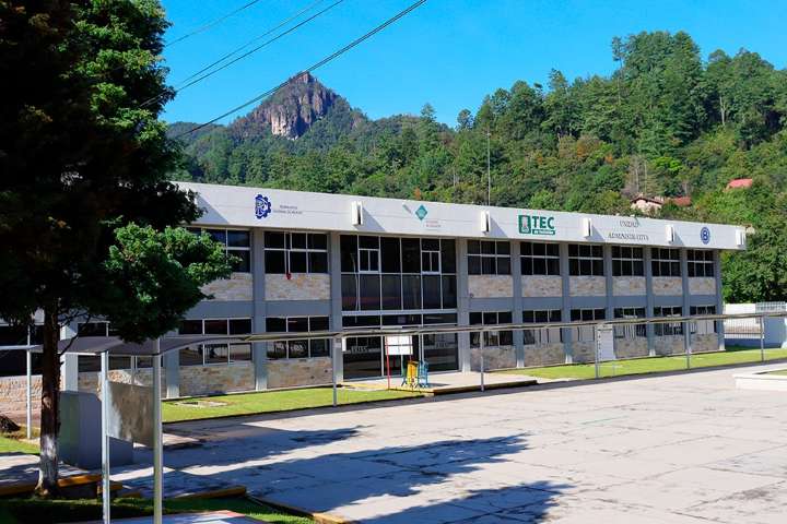 Protestan maestros disidentes del Tecnológico de Teziutlán