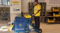 ¿Llegarán tus cartas y paquetes en patinete eléctrico? El nuevo reparto de Correos levanta ampollas en la Región