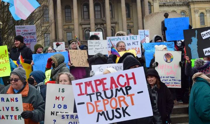 Trump cuts could shrink Illinois economy by $10B: report