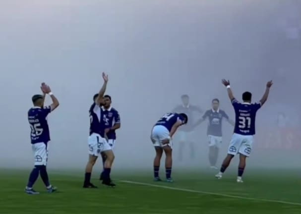 El cielo se tiñó de lila: el espectacular recibimiento a Deportes Concepción en la final de la Liguilla de Ascenso