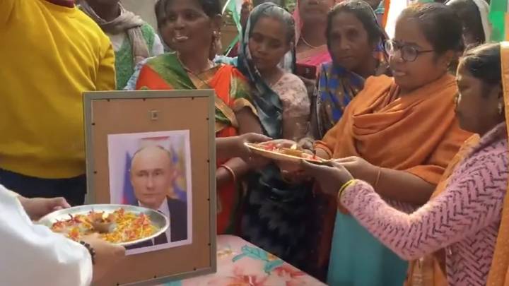 Varanasi video of aarti being performed in front of Putin’s photo goes viral; netizens say ‘feel ashamed’