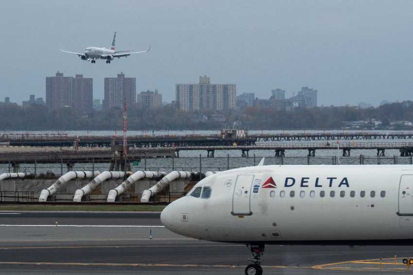 Longest US government shutdown cost Delta Air Lines $200M