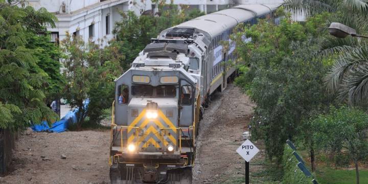 Tren Lima–Chosica: imágenes del primer recorrido de prueba con los vagones Caltrain