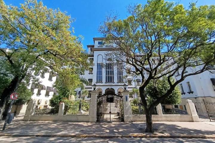 Un hospital público habilita un equipo para combatir con mayor eficacia el cáncer en adultos