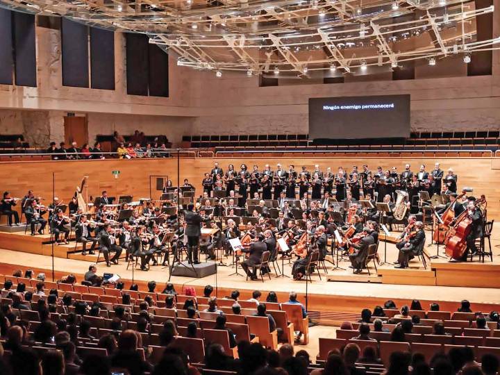 La Orquesta Sinfónica de Xalapa realiza concierto navideño con causa