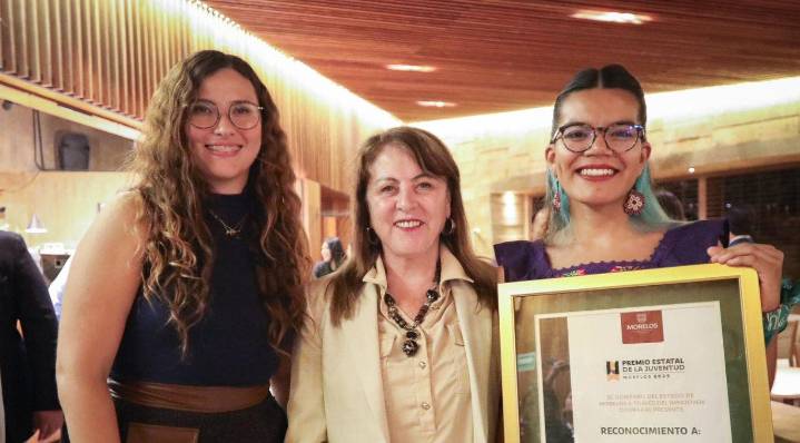Entregan Premio Estatal de la Juventud 2025