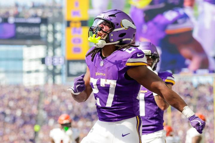 Who Should I Start for Fantasy Football Week 15? Travis Etienne Jr., De'Von Achane, Jaylen Wright, David Montgomery, Saquon Barkley, Josh Jacobs, Isiah Pacheco, Jordan Mason, Jaylen Wright