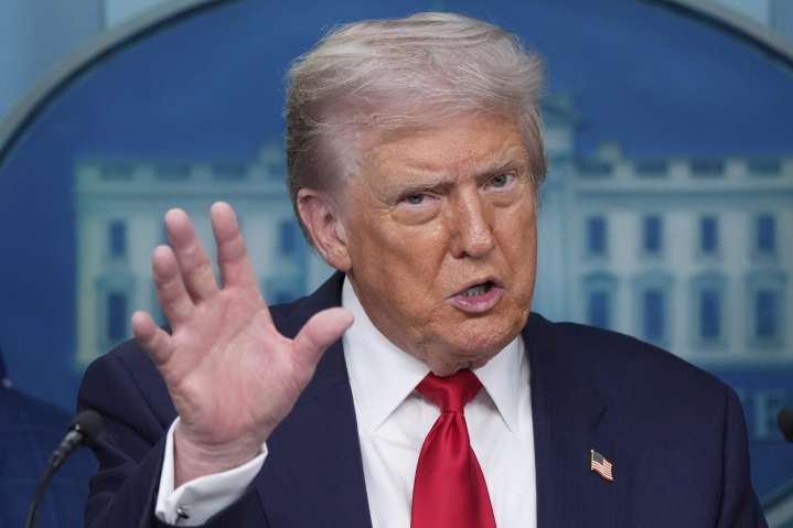 Trump signs executive order to block state AI regulations