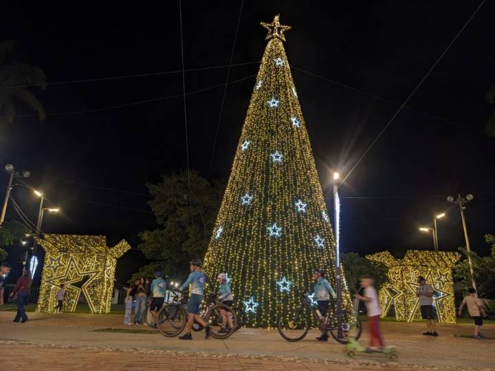 Espectáculo de luces a escasos dos kilómetros del puente internacional Simón Bolívar
