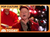 Bill Murray Sings 'Feliz Navidad' on 'Christmas in Nashville' Special