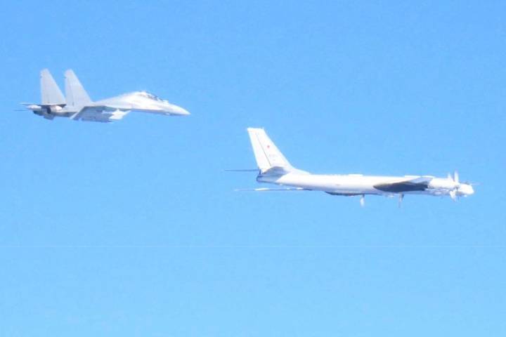 Aviones militares nipones y de EU sobrevuelan el Mar de Japón; China moviliza su ejército