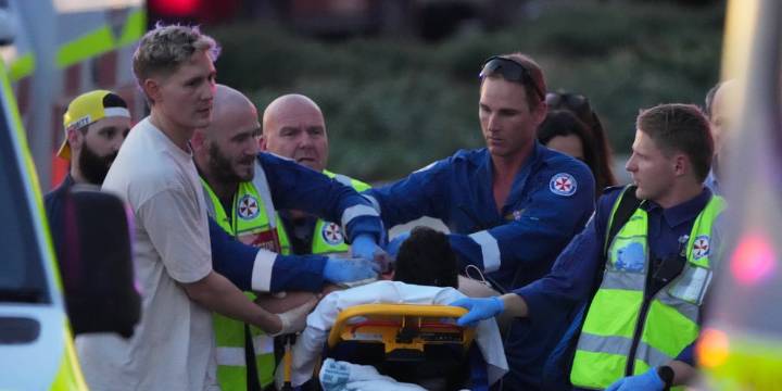 Gunmen kill 9 people at Sydney’s Bondi Beach; 1 shooter is dead and another arrested, police say