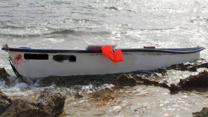 Llegan 13 migrantes a las costas de Águilas