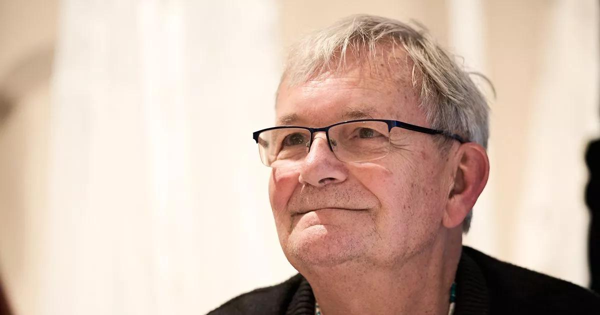 Dad famous for New Brighton pictures dies as family pay tribute