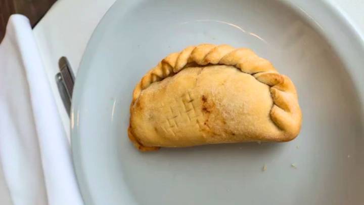 ¿Tenía razón Ricardo Darín? Qué tiene la empanada de $5.500 que ofrece este bodegón