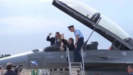 Argentina recibe los F-16: celebración oficial, dudas sobre costos y prioridades