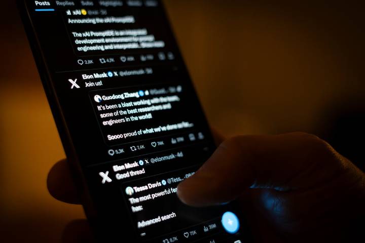 Bruselas multa con 120 millones a X por falta de transparencia con la publicidad y el diseño engañoso de su ‘blue check’