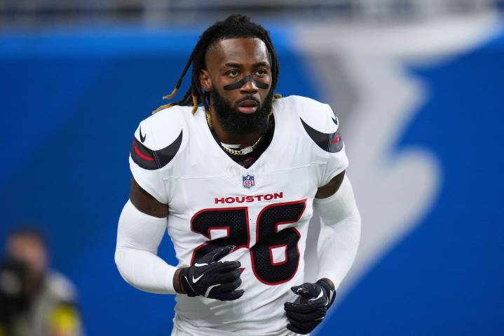 Detroit Lions waive 1 of 2 TEs on roster, claim veteran safety via Texans