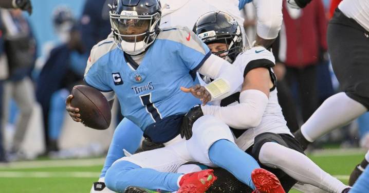 Cam Ward and Titans visit Shedeur Sanders and Browns in a matchup of rookie QBs