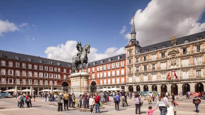 Número de venezolanos que estudian en España creció 41,8%