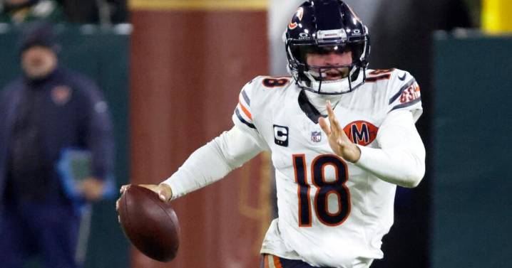 Bears can go from first to out of the playoffs with a tough schedule and inconsistent QB play