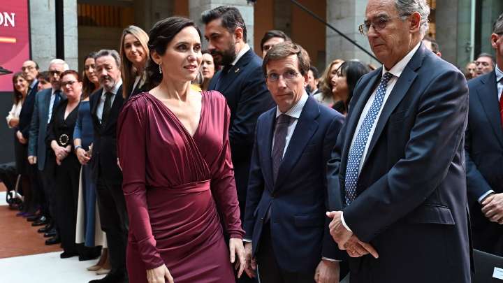 Ayuso celebra la Constitución: recuerdo a Ussía y "toque" de atención al Hospital de Torrejón